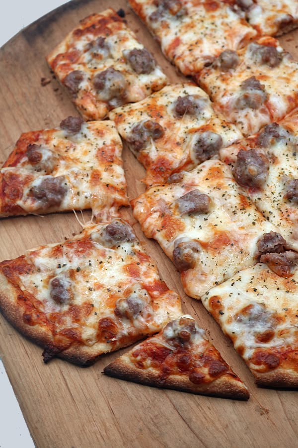 Chicago Classic Thin Crust (Medium)